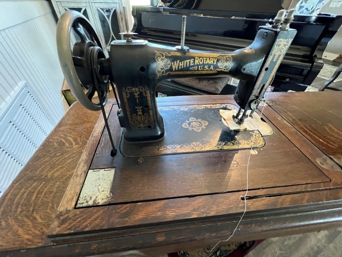 white antique様 Vintage Lenox Porcelain Aquarius Collection Ivory Candlesticks Set