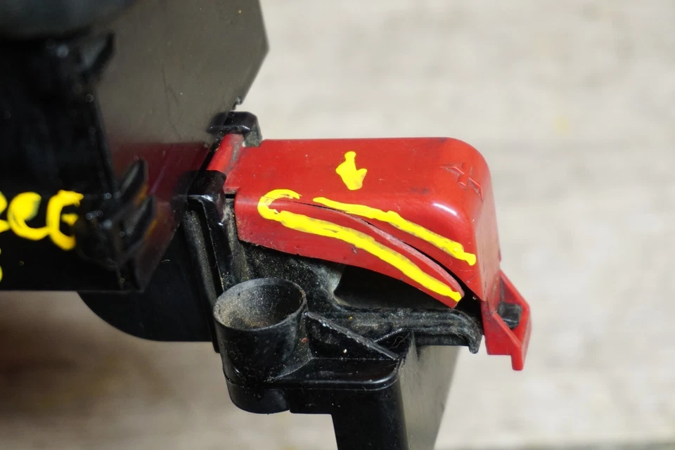 Volkswagen Touareg 2005 7L 4,2 L V8 gas positivo más polo terminal de batería OEM Foto 4 de 4