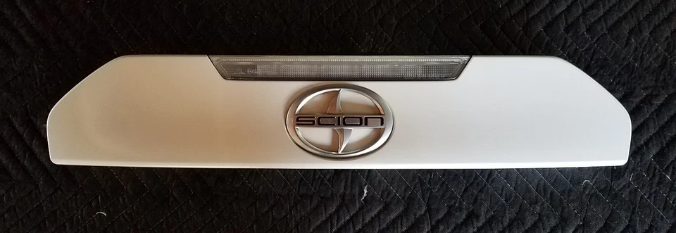 Cubierta de manija de puerta trasera Scion TC 2011-16 con luz de freno Foto 2 de 4