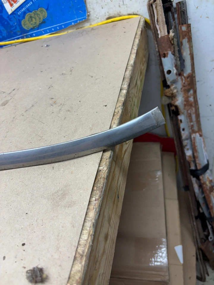 1968 1972 CUTLASS MALIBU 442 CHEVELLE WINDSHIELD TRIM MOLDING 3 PIECES PROJECT O - Image 2 of 4