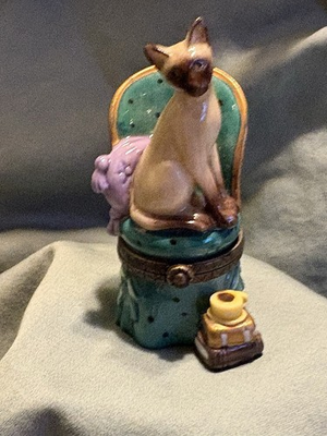 #ad Midwest Porcelain Hinged Trinket Box Siamese Cat On Chair $19.95