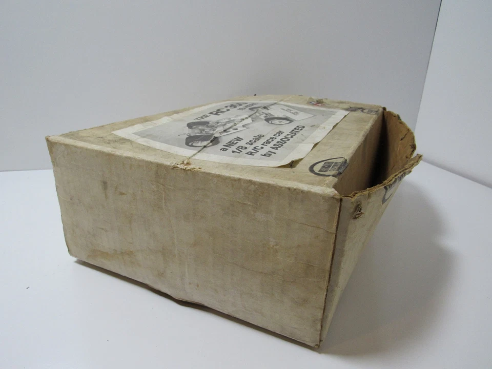 Rare Vintage Original Associated 1/8 RC300 Nitro Race Car Box Only - Image 2 of 4