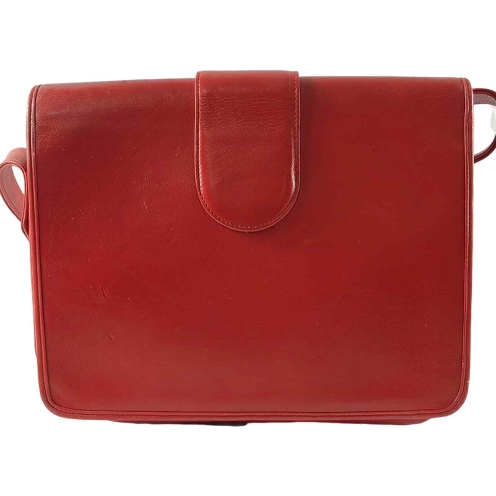 Yves Saint Laurent Borsa a tracolla in pelle rossa
