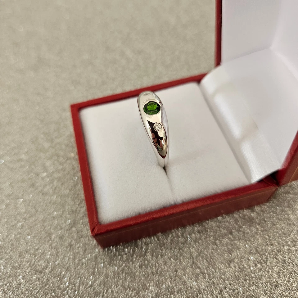Anillo de diopsido y circón cromado en platino sobre plata de ley Foto 2 de 4