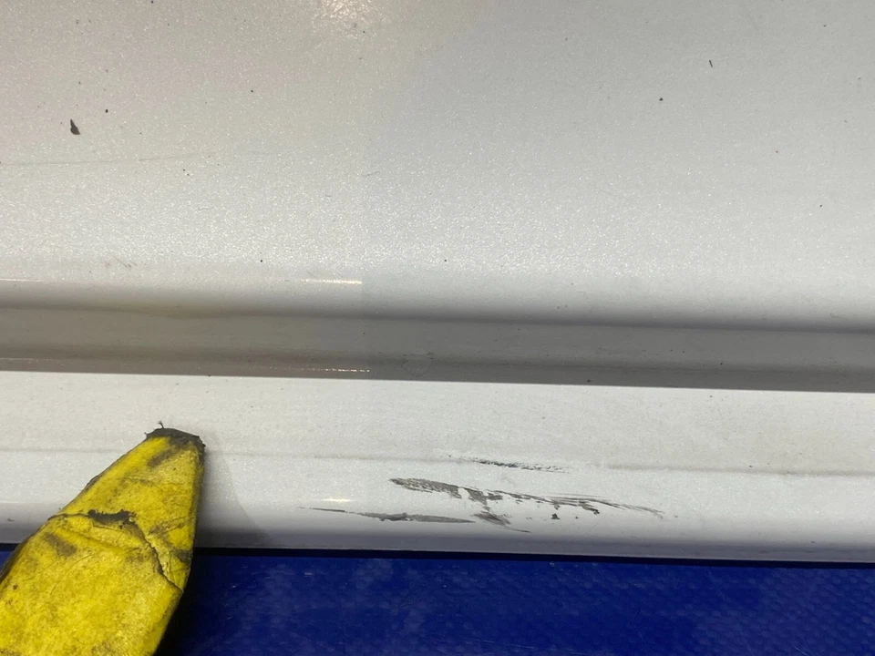 07-10 FALDA PANEL BASCULANTE LATERAL IZQUIERDO INFINITI M35 M45 MOLDURA BLANCA (QAA) # 78063 Foto 4 de 4