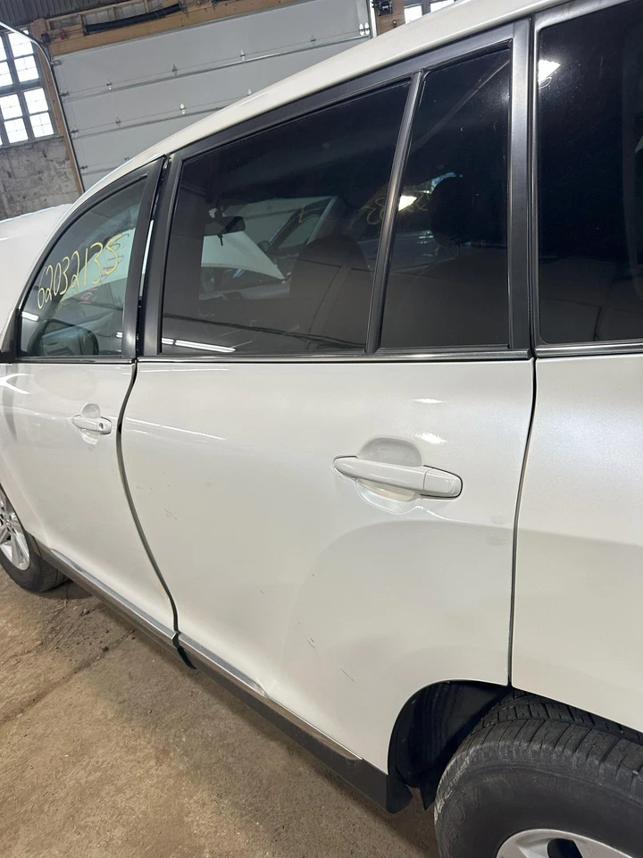 Used Rear Left Door Assembly Rear Side fits: 2013 Toyota Highlander Rear Left Gr - Image 3 of 4