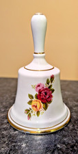 Kleine Bone China Glocke - Camelot - Made in England - Blumenmuster - Rosen