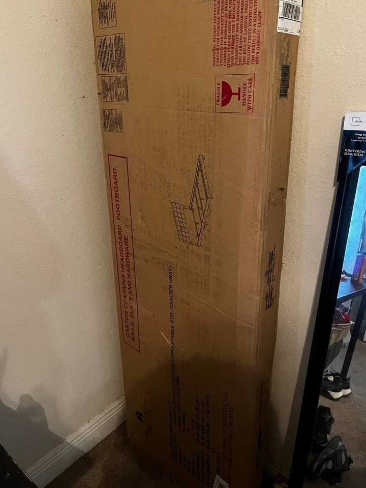 Cama tapizada de panel completo Hillsdale Delaney en gris glaciar Foto 2 de 2