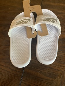 nike sandals size 6