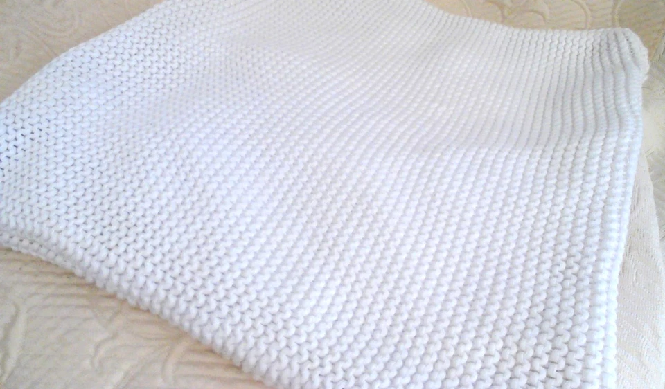 Funda de almohada Tommy Hilfiger blanca tejida con cable 17"X17" forrada con cremallera lateral Foto 2 de 4