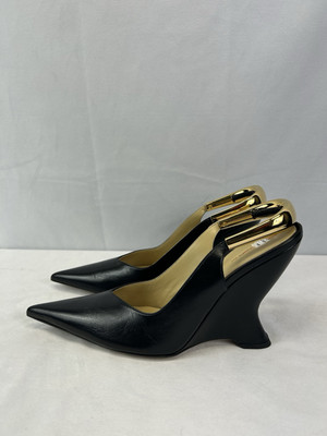 Bottega Veneta - Punta leather slingback pumps in Black Sz US 7