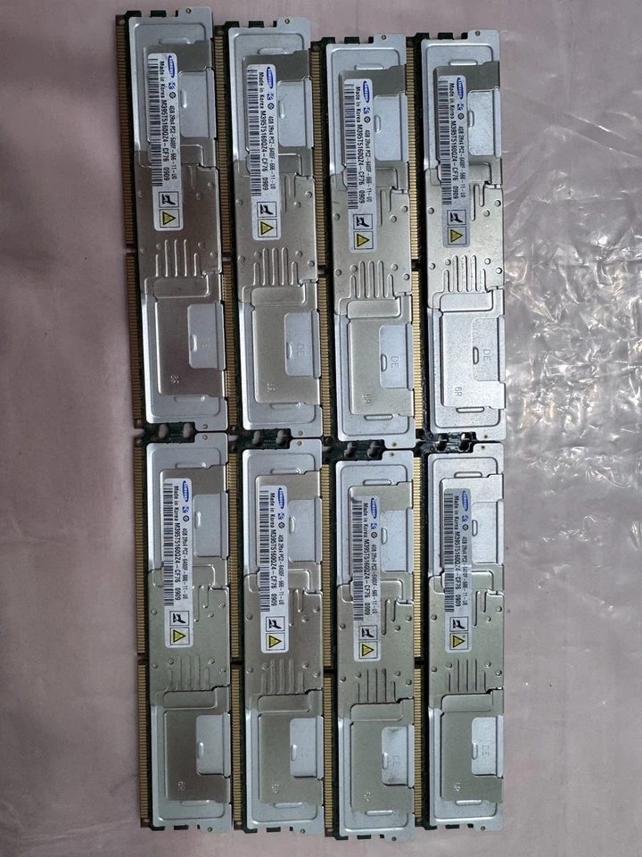 Memoria de servidor ECC Samsung 32 GB (8 x 4 GB) PC2-5300F DDR2-667 Mhz Foto 2 de 3
