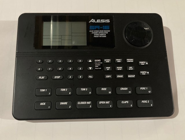 Драм машина alesis sr16