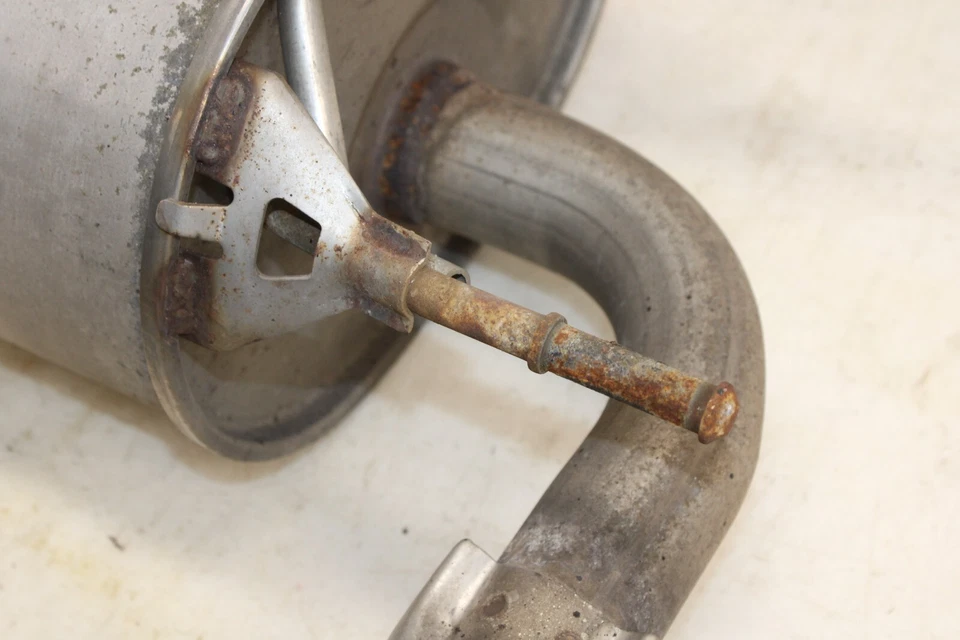 Оригинальный глушитель выхлопной системы 2006-2008 Mazda MX-5 Miata A/T KT46 - Изображение 3 из 4