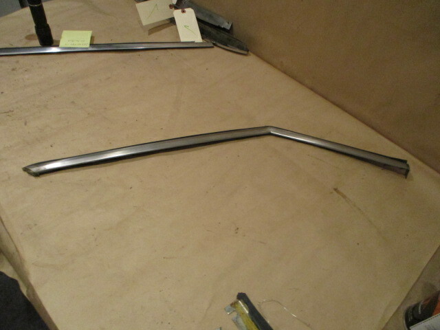Ferrari 365, 400,400i, 412 - RH Rear Side Window Moulding - P/N 255-42-570-08
