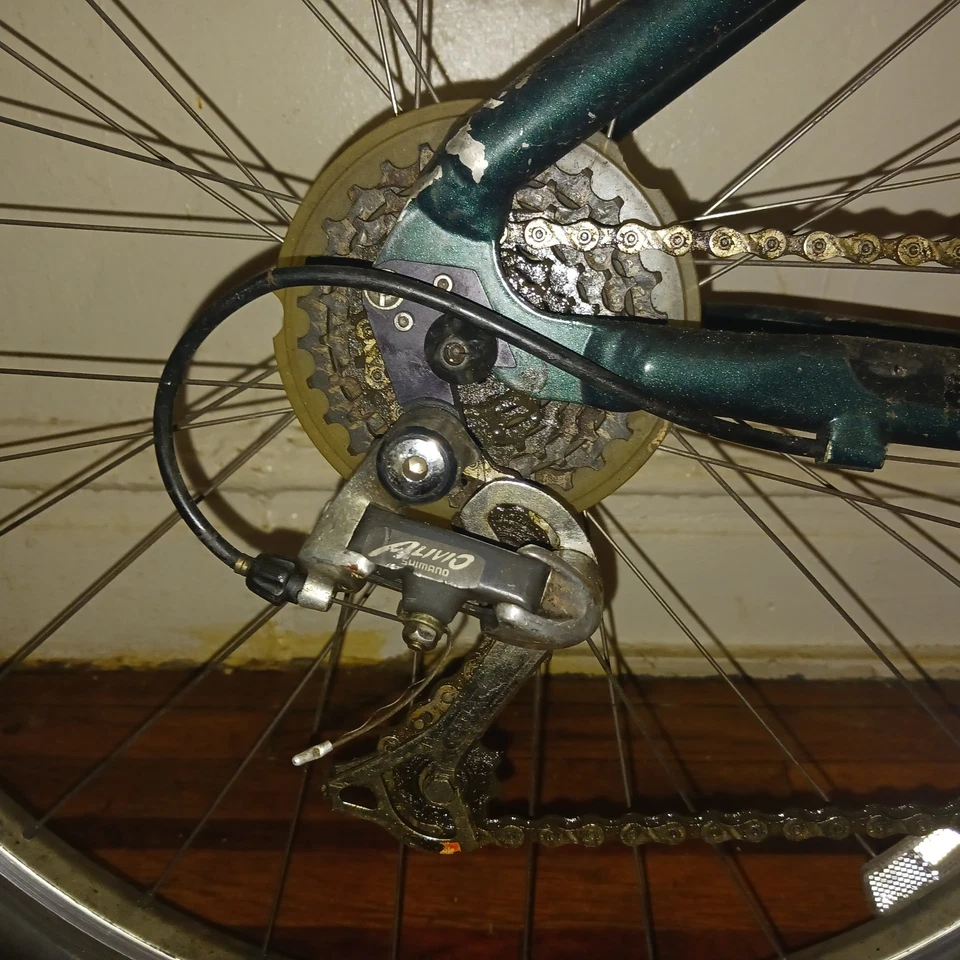 Bicicleta de montaña Cannondale M400 cuadro de 16 pulgadas verde oscuro hecha en EE. UU. 26 pulgadas Foto 3 de 4