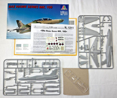 Italeri 1211 1:72 BAe Hawk Series Mk 100 vintage 2000 -039-