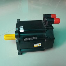 Allen Bradley  MPL-B520K-SK72AA  Date 2020 Servo Motor
