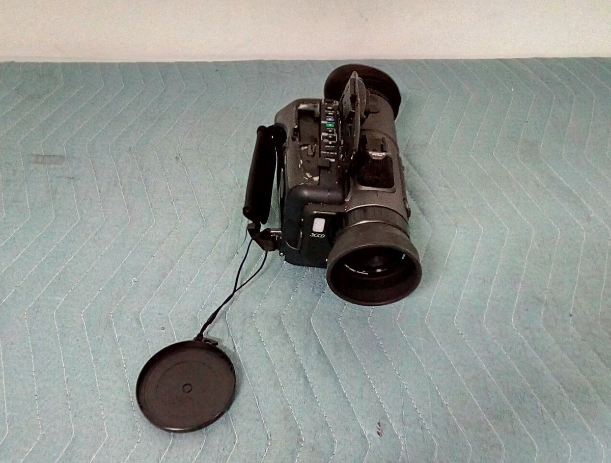 Panasonic Digital Video Camera/Recorder AG-EZ1 3CCD 20X Zoom Mic