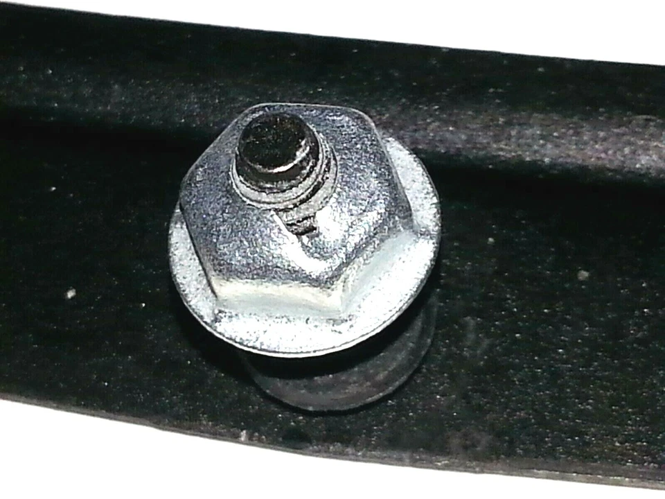 Balancín lateral de la carrocería de 2" a 3-3/4" clips de moldura y tuercas para Chrysler 6 piezas R Foto 2 de 4