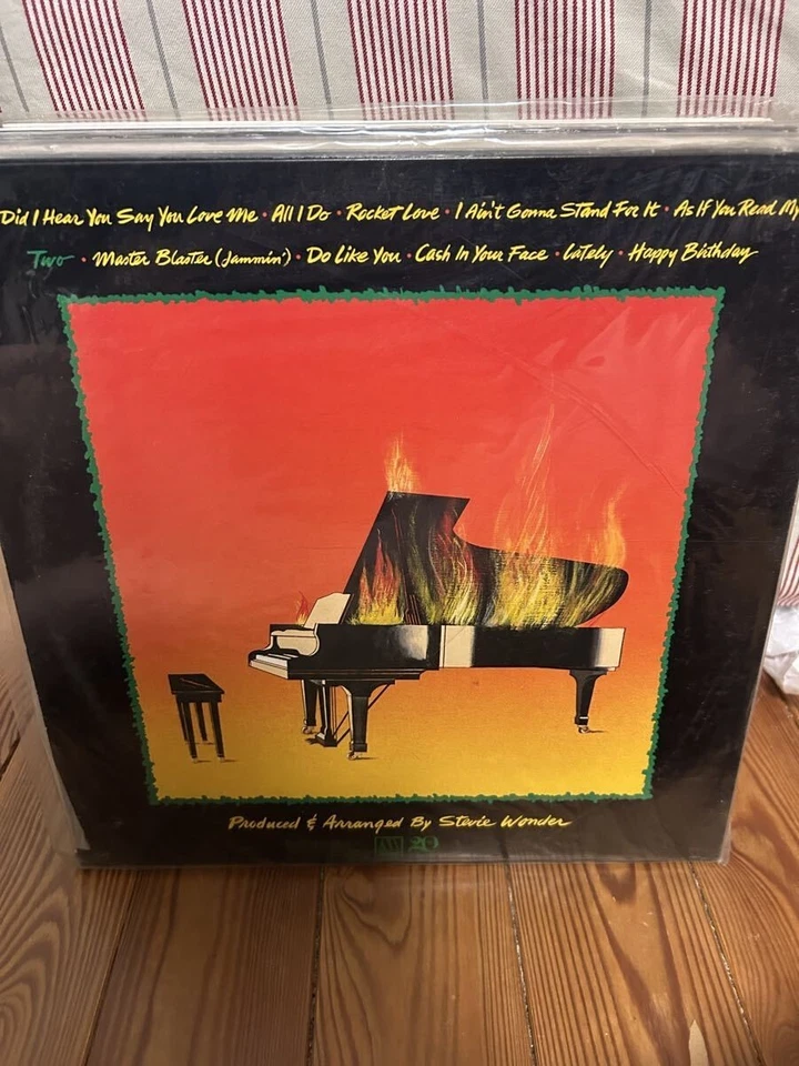 Stevie Wonder - Hotter Than July LP - Photo 2/2