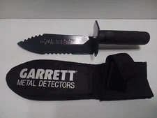 Garrett Metal Detecting Edge Digger with Serrated Blade and Sheath 1626200