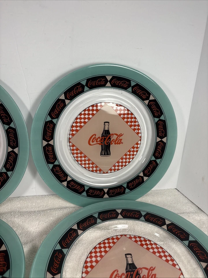 Набор из 4 обеденных тарелок Coca-Cola 9 5/8 дюйма сделано во Франции - Изображение 4 из 4