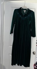 Komar Collections Velour Nightgown green Warm Cozy Modest Size Med