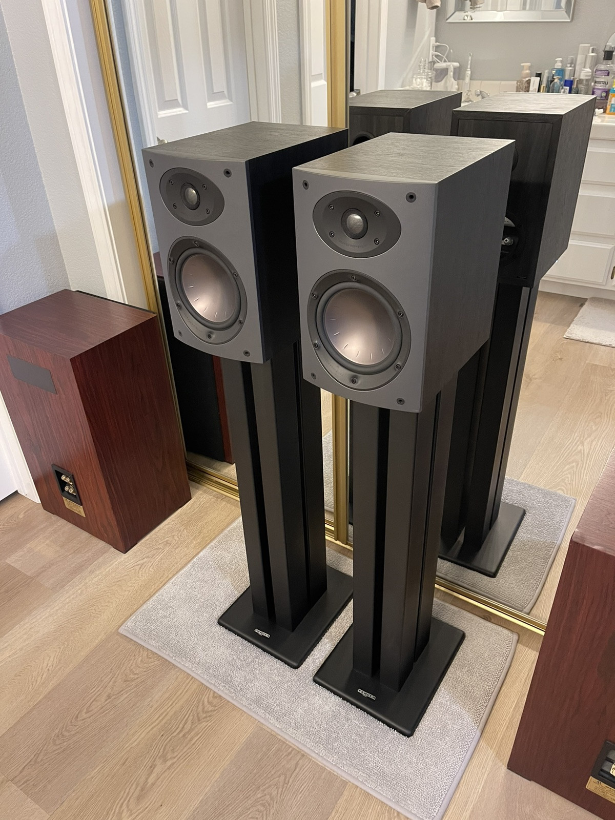 Mordaunt-Short Black Aviano 2 Bookshelf speakers very nice and
