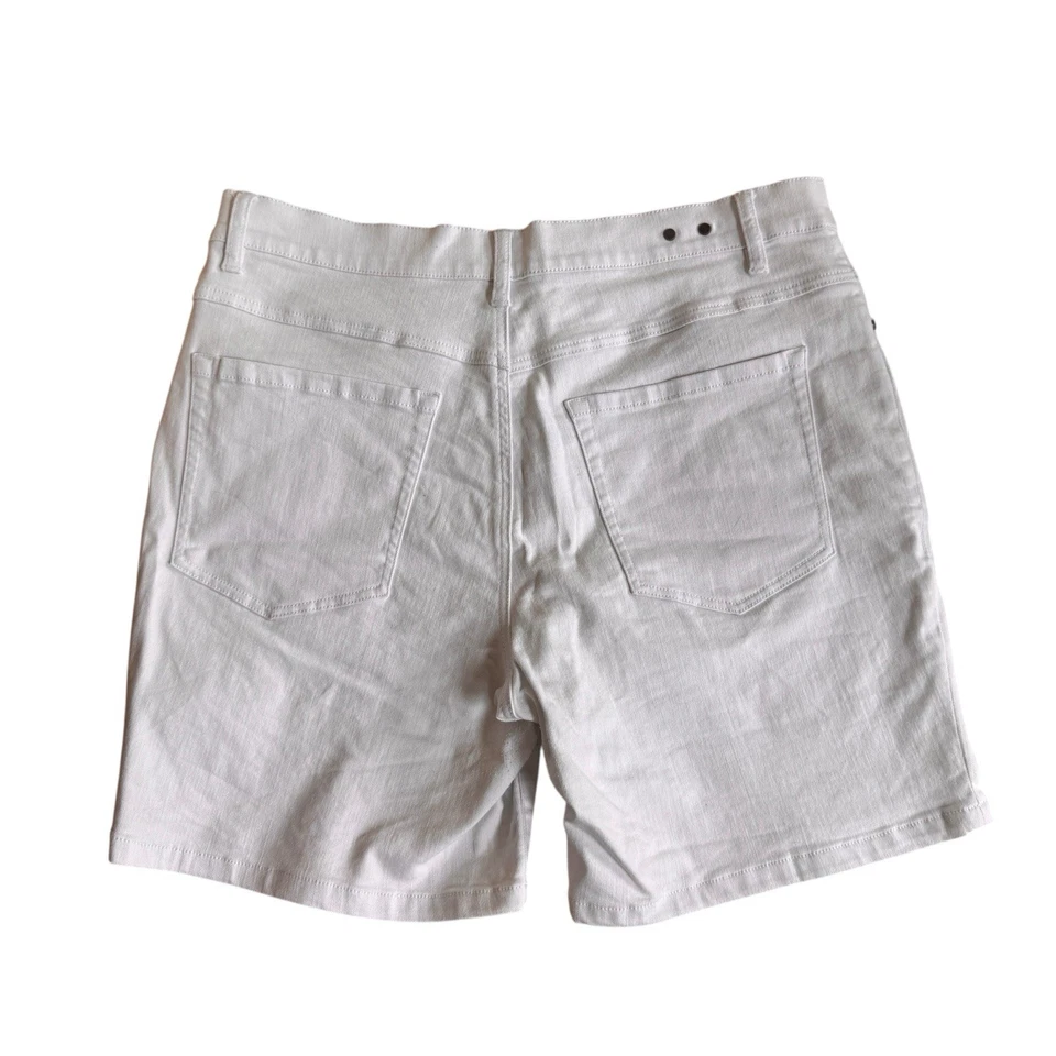 CAbi White Denim Unwind Short 6192 Womens Size 14 Cotton Blend Classic - Image 2 of 4