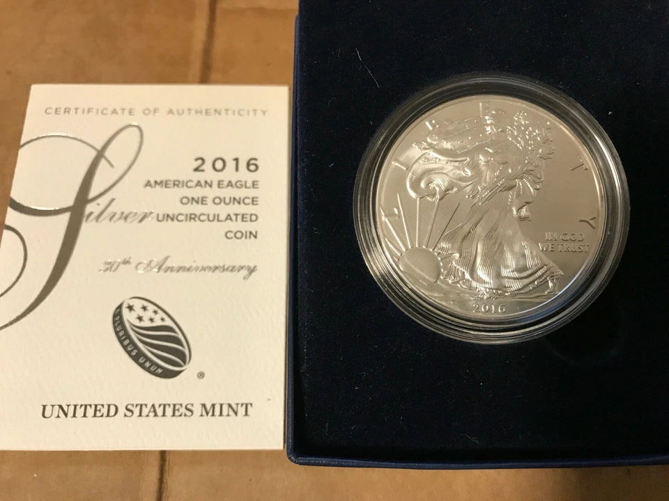 2016 W American Eagle One Ounce Silver Uncirculated Burnished 30th Anniversary - Image 2 of 4