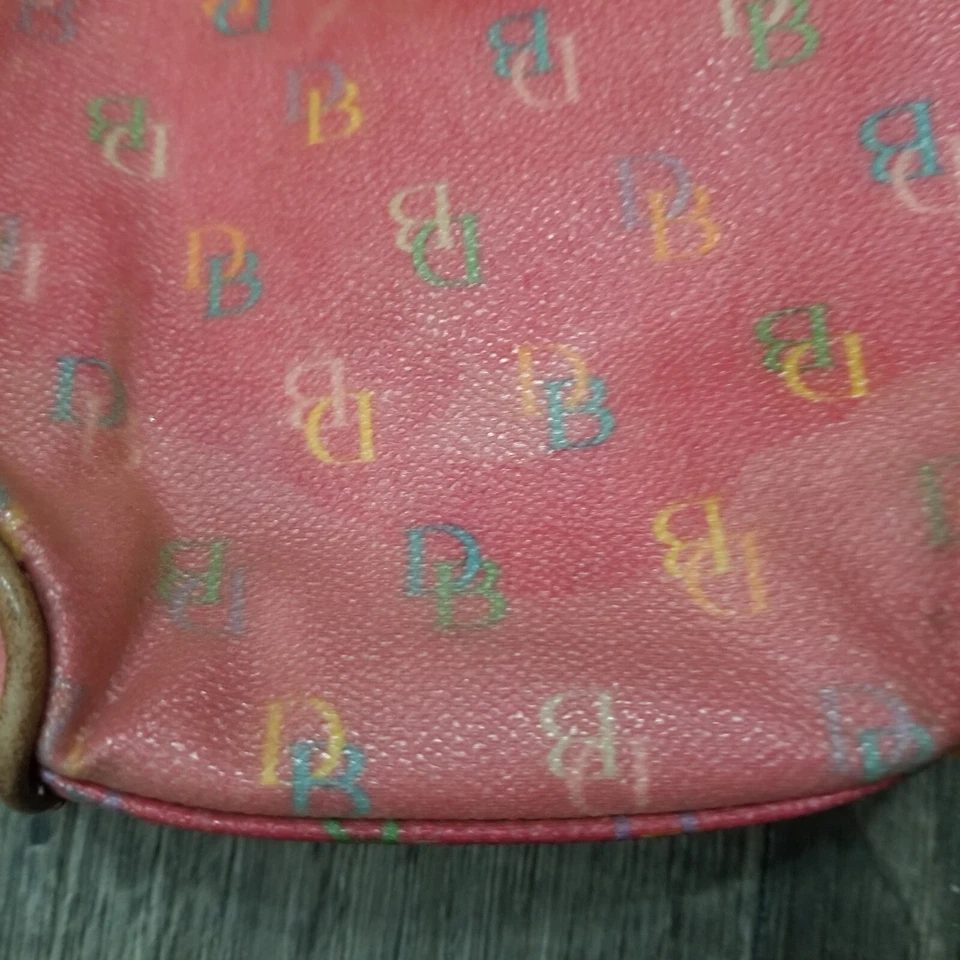 Zíper circular Dooney & Bourke Db AOP camada externa transparente multicolorido - Imagem 2 de 4