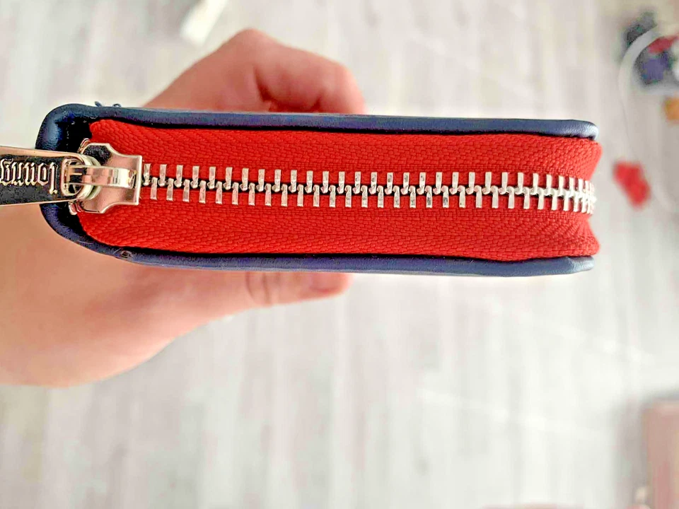 NUEVO Loungefly NFL New England Patriots Cartera Parches Bordados Azul Cierre de Cremallera Foto 2 de 4