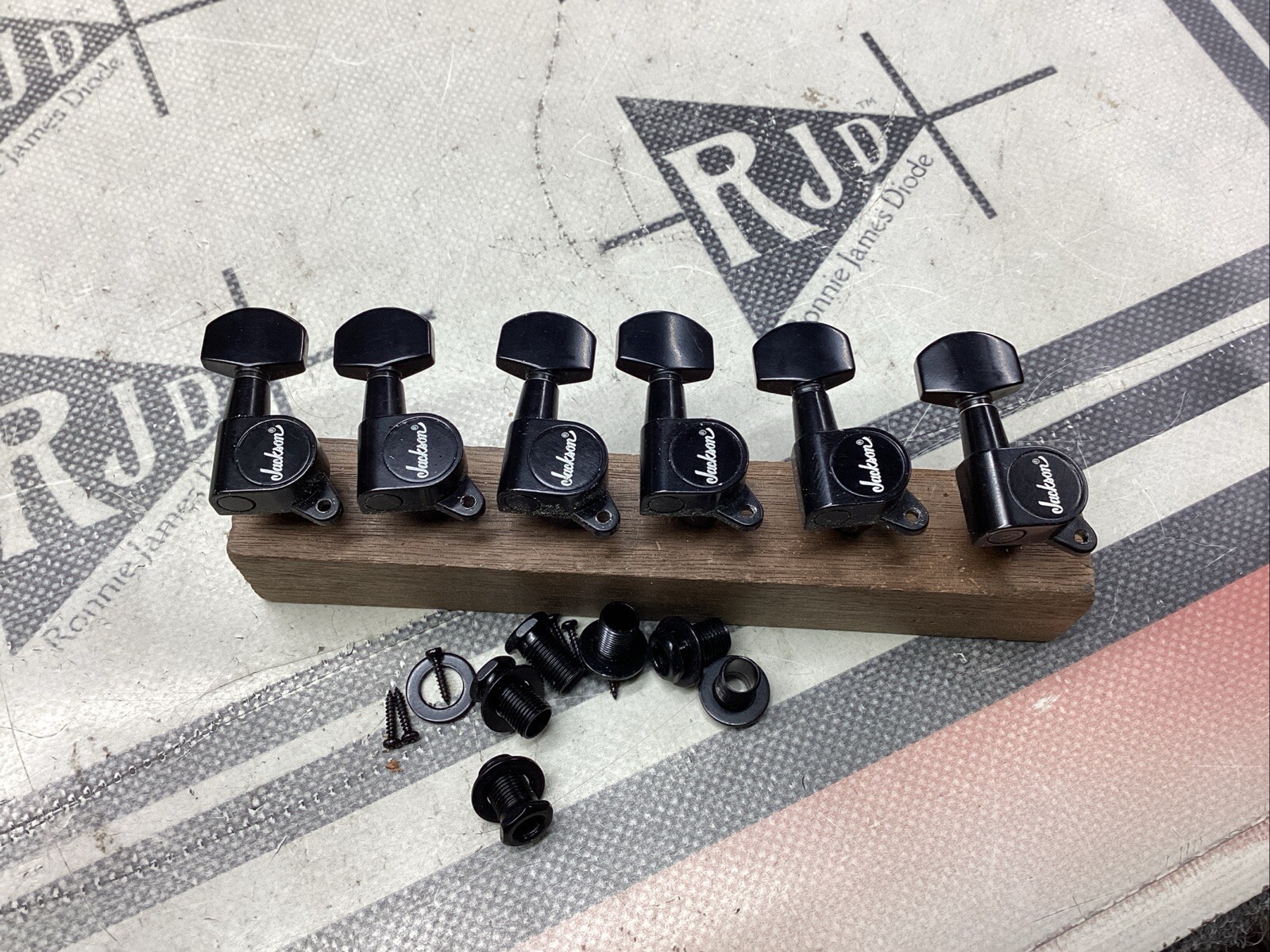 Jackson Logo Black Tuners Tuning Keys Pegs In Line Right