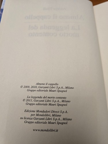 Almeno il cappello-La leggenda del morto contento -Andrea Vitali-Mondolibri 2011 - Foto 7 di 9