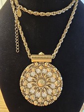 Collar dorado Wildfire de Hedi Klum