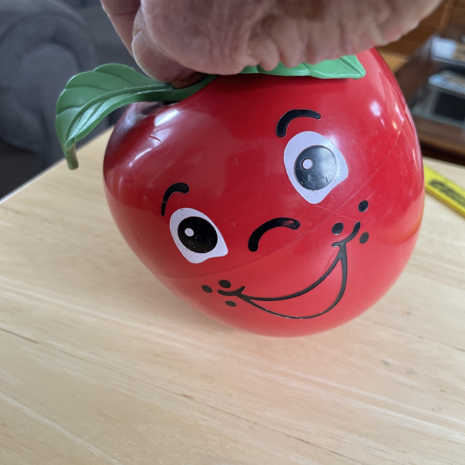 Vintage 1972 Fisher Price HAPPY APPLE Roly Poly Musical Chime Toy – #435