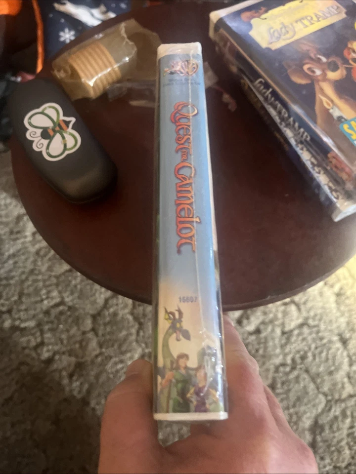 Quest For Camelot (VHS, 1998, Warner Brothers Family Entertainment Clam Shell) - Image 2 of 4