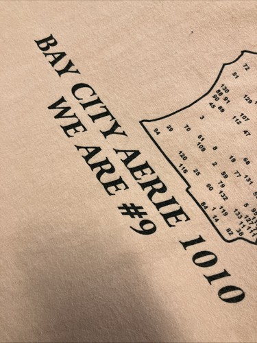 Camisa De Colección Años 90 Bay City FOE Eagles Club Michigan Aeries Mapa de Ubicación Rosa XL - Imagen 3 de 9