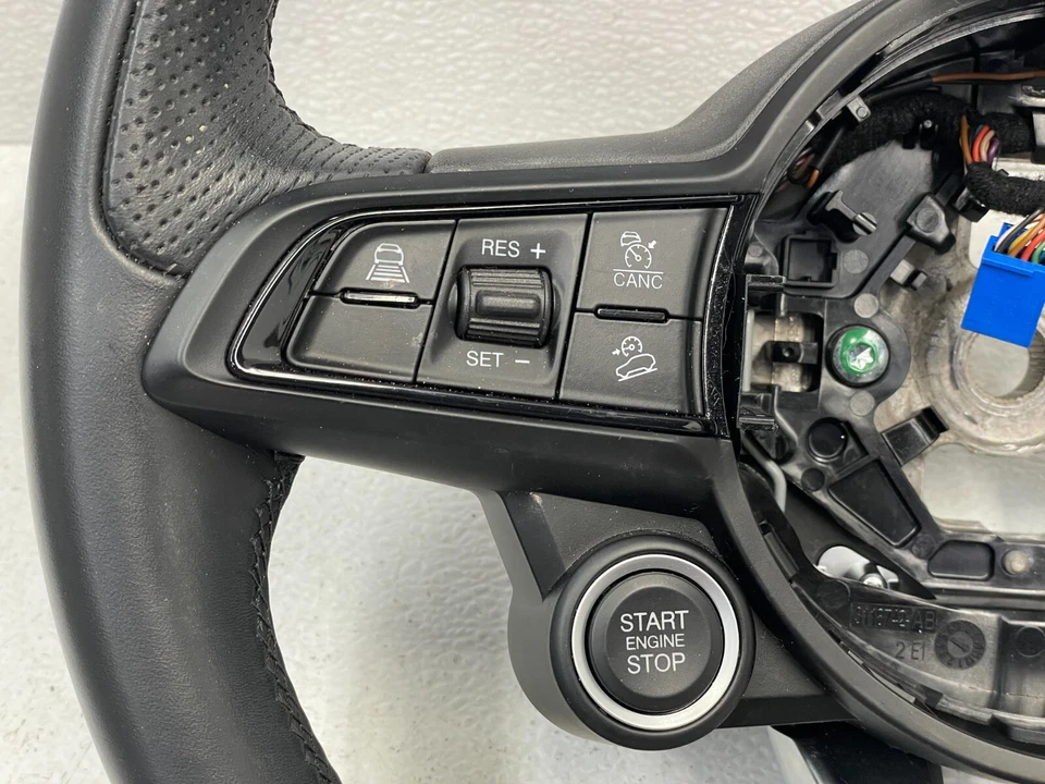 Conjunto de volante Alfa Romeo Stelvio 2018-2022 con interruptores negro 1526 OEM Foto 2 de 4