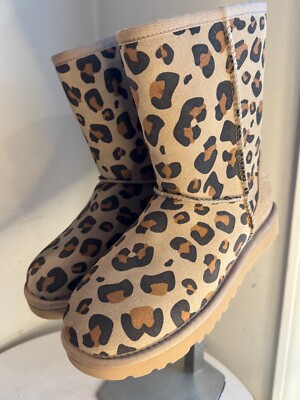 SALE!!【UGG】CLASSIC FEMME LASE BOOTE★レースアップ★脚長 Lace Up Tall UGG Boots by UGG Since 1974