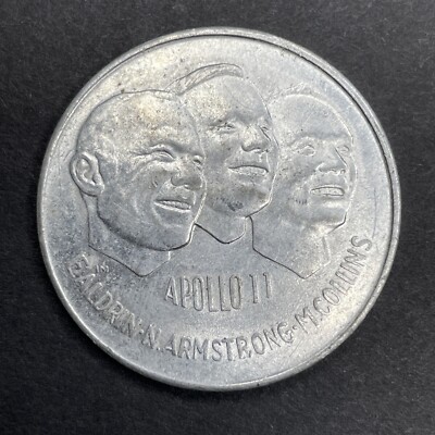 1969 APOLLO 11 Commemorative Aluminum Coin Rare Centered Lander 1969 APOLLO 11 Commemorative Aluminum Coin Rare Centered Lander