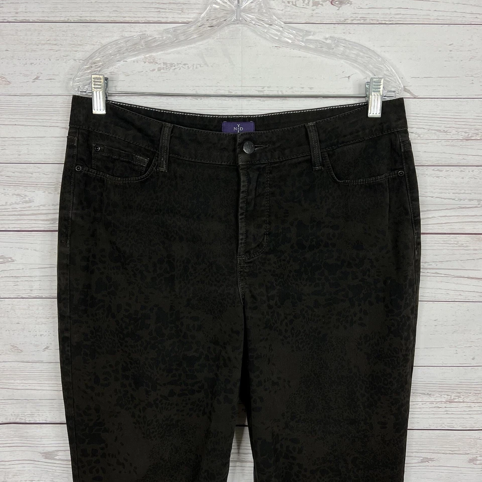 Pantalones de mezclilla ajustados de tiro alto para mujer NYDJ talla 12 marrón oscuro negro estampado animal Foto 3 de 4