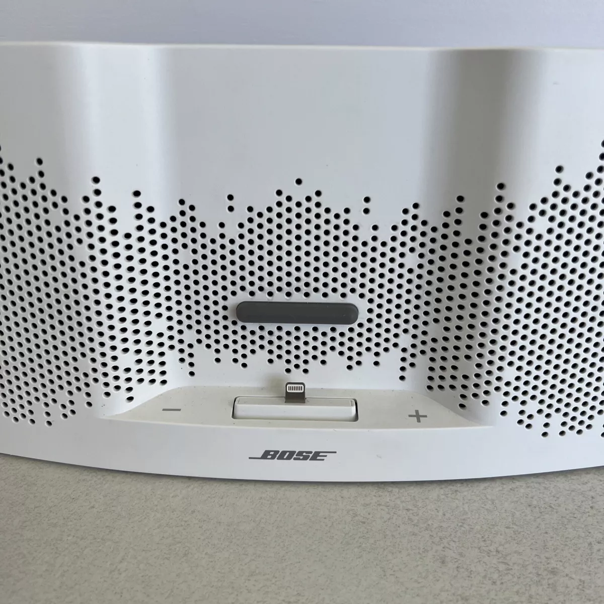 Bose SoundDock XT Speaker White & Gray Lightning Port Working and Loud!