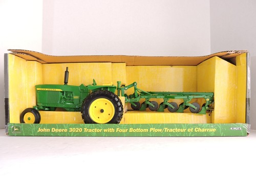 2001 VTG John Deere 3020 Ciągnik z 4 pługami dolnymi w skali 1/16 NOWY W PUDEŁKU ORIG