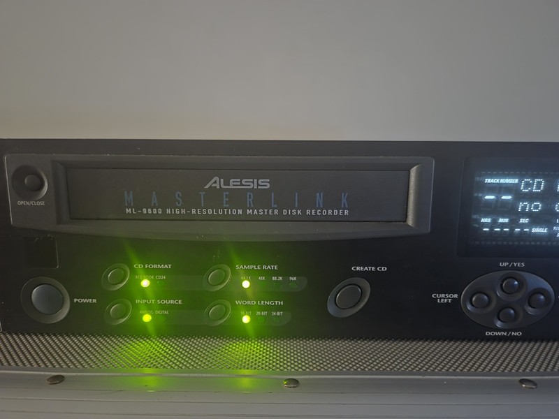 Alesis Masterlink ML-9600-SOLID STATE DRIVE UPGRADE -FIRMWARE AND OS UPDATE