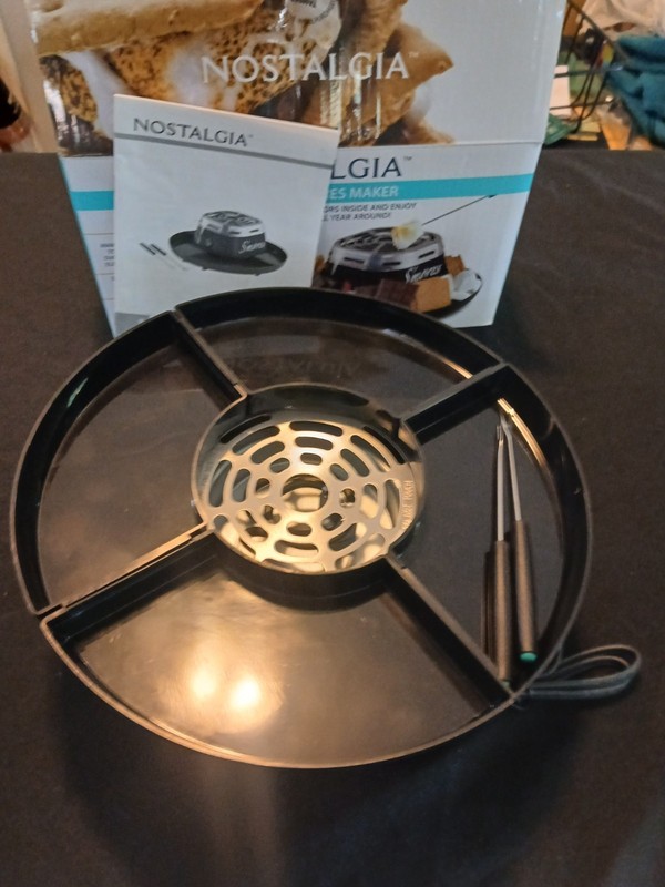 Nostalgia Electric S'mores Maker Black Stainless Steel 120V w/ Tray & Forks