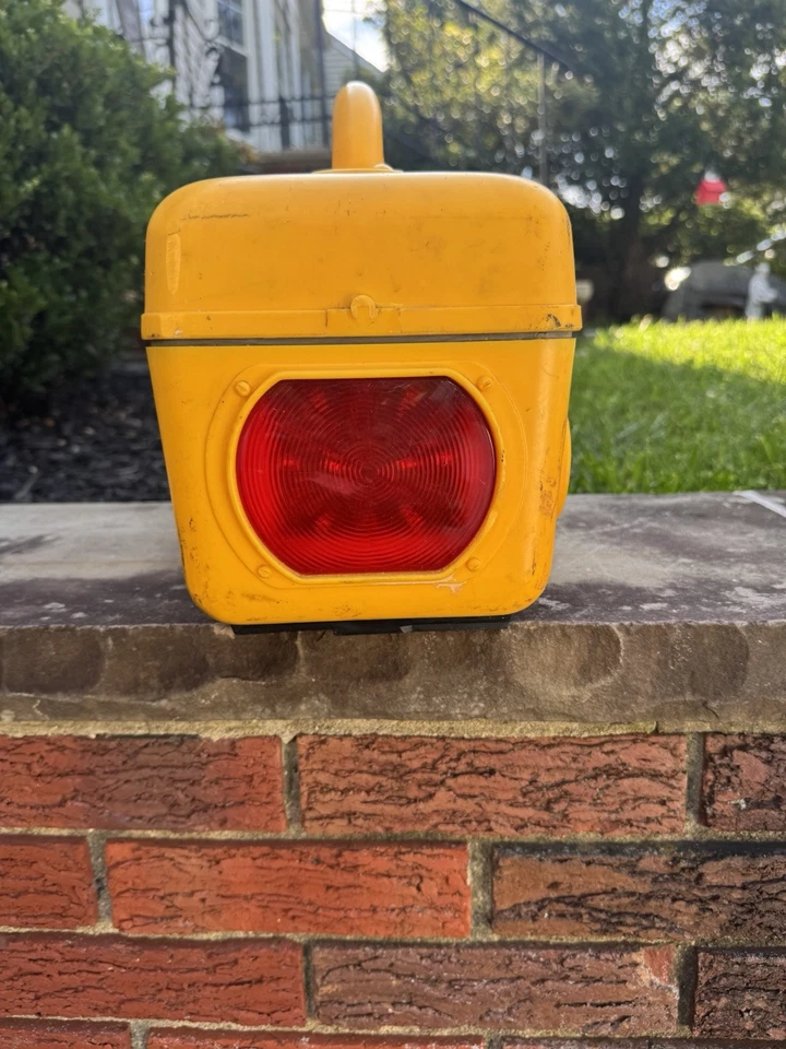 Jeep Emergencia Carretera Display Box Radio Luz Primeros Auxilios Amarillo CJ YJ TJ Foto 2 de 4