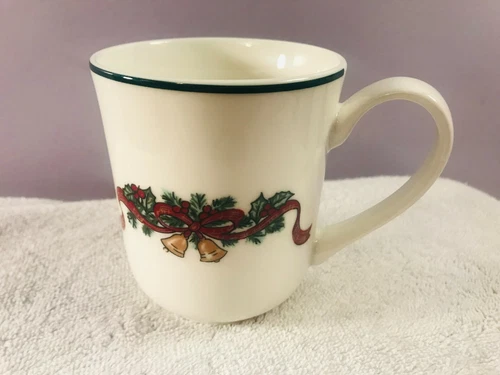 Johnson Brothers Victorian Christmas Mug MAX3830
