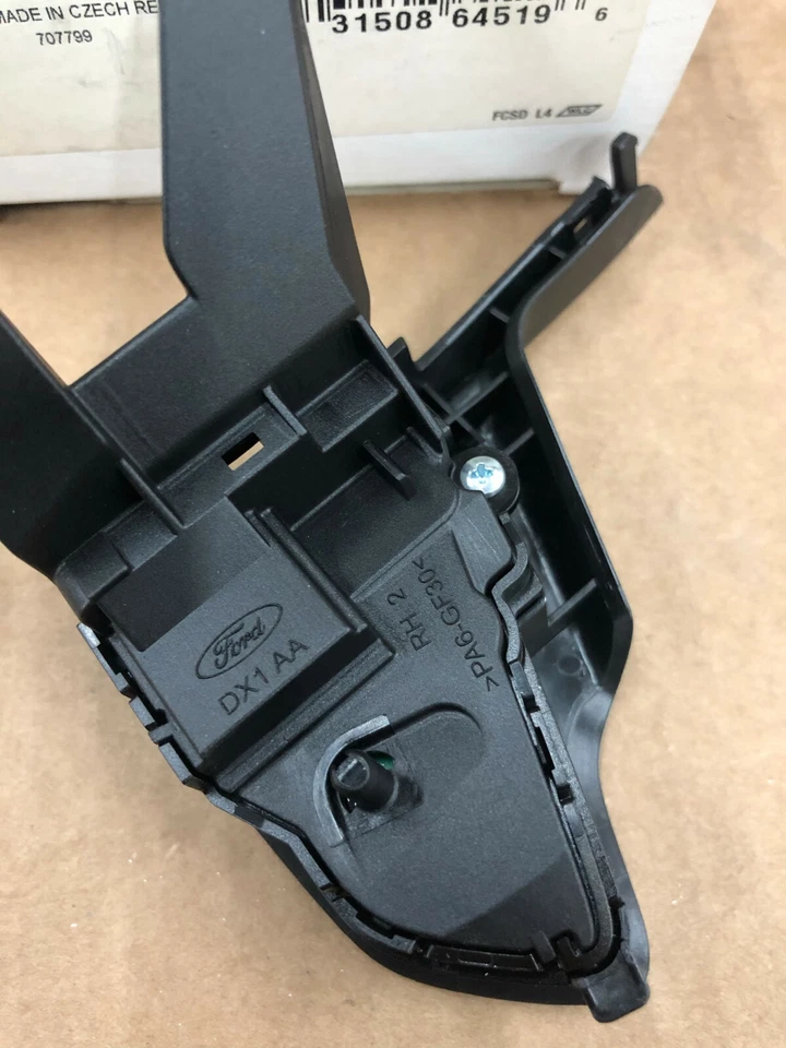 NUEVO INTERRUPTOR DE RADIO VOLANTE MOTORCRAFT SW-7469 PARA FORD FOCUS 2015-2018 1,0 L Foto 3 de 4